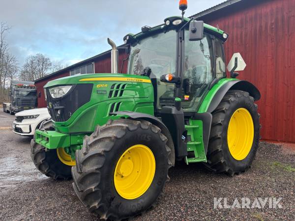 Traktor John Deere 6110R