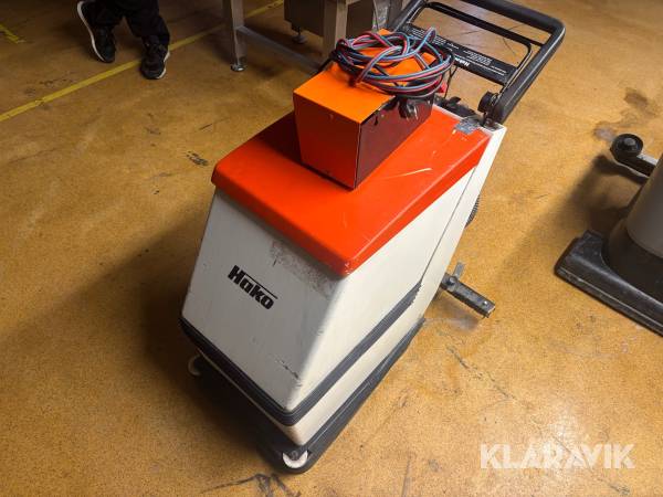 Skurmaskin Hako Hakomatic B43 med laddare