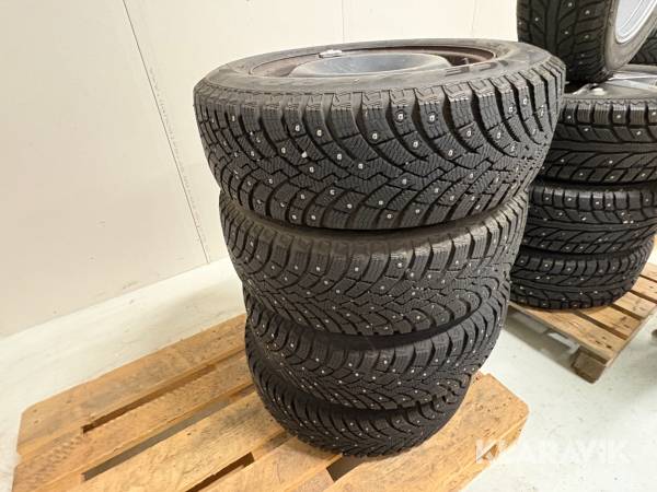 Dubbdäck Pirelli Ice Zero