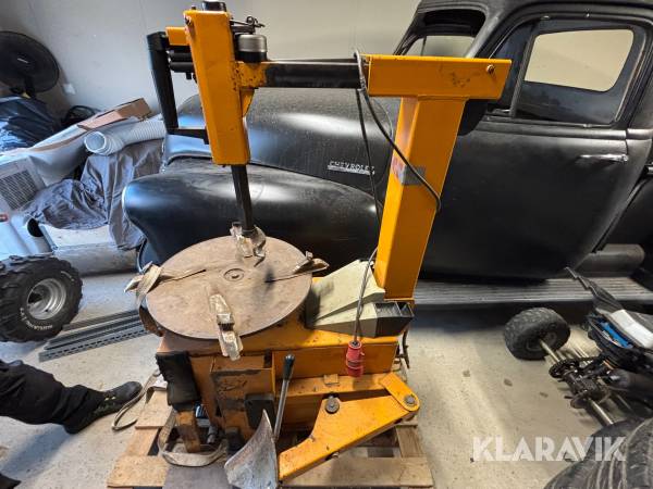 Däckkrängningsmaskin Correggio Italy Boxer-a2