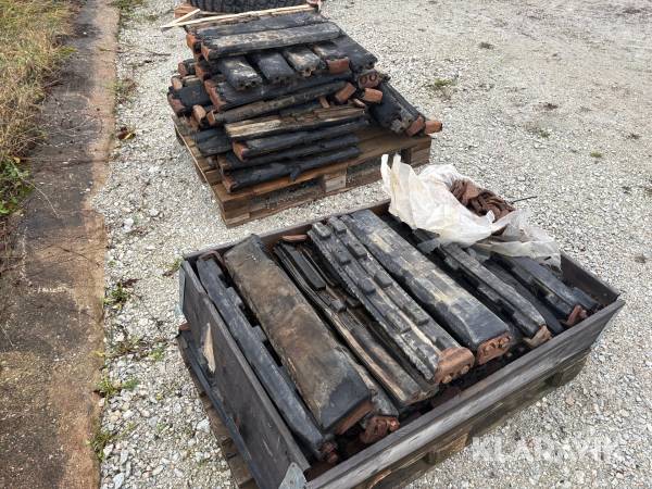 Gummiband till grävmaskin 700B