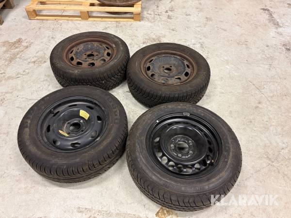 Däck med fälg Parti med sommar däck