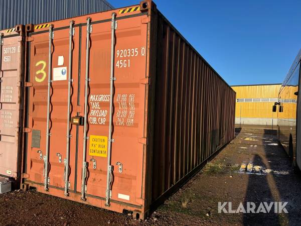 Container 40 fot med däckförvaringshyllor