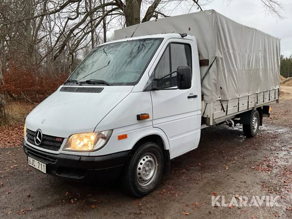 Lätt lastbil Mercedes-Benz Sprinter 313 CDI med kapell
