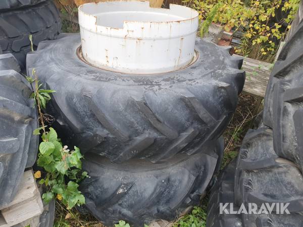 Dubbelmontage Goodyear 16.9R28