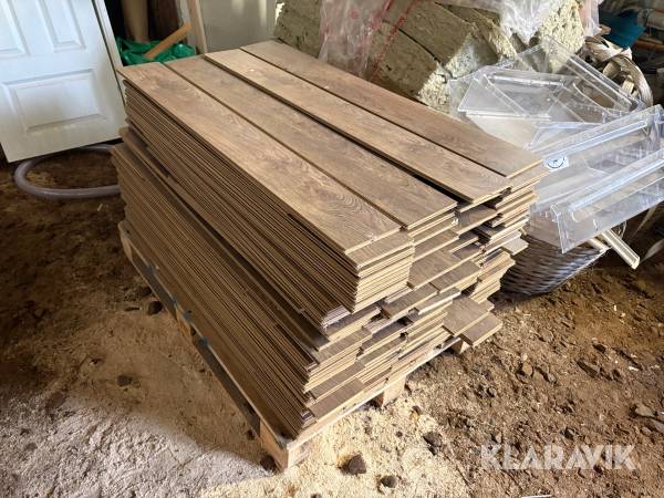 Golv Pergo enstavs blandade längder