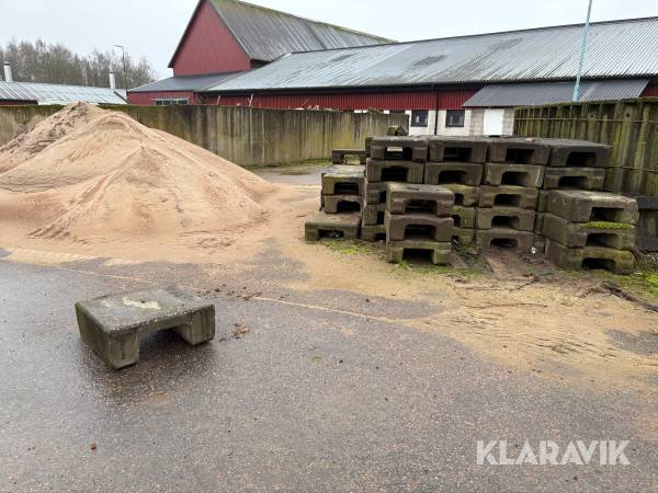 Byggkloss 130 st 65x65x26 i betong