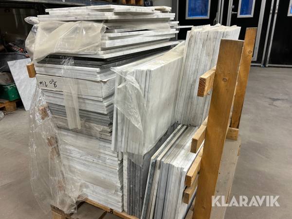 Pall med blandad sten ca 20m2