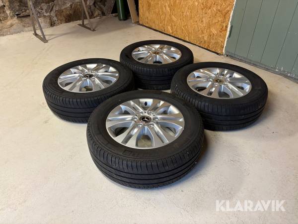 Sommardäck på fälg Michelin Agilis 235/60R17C